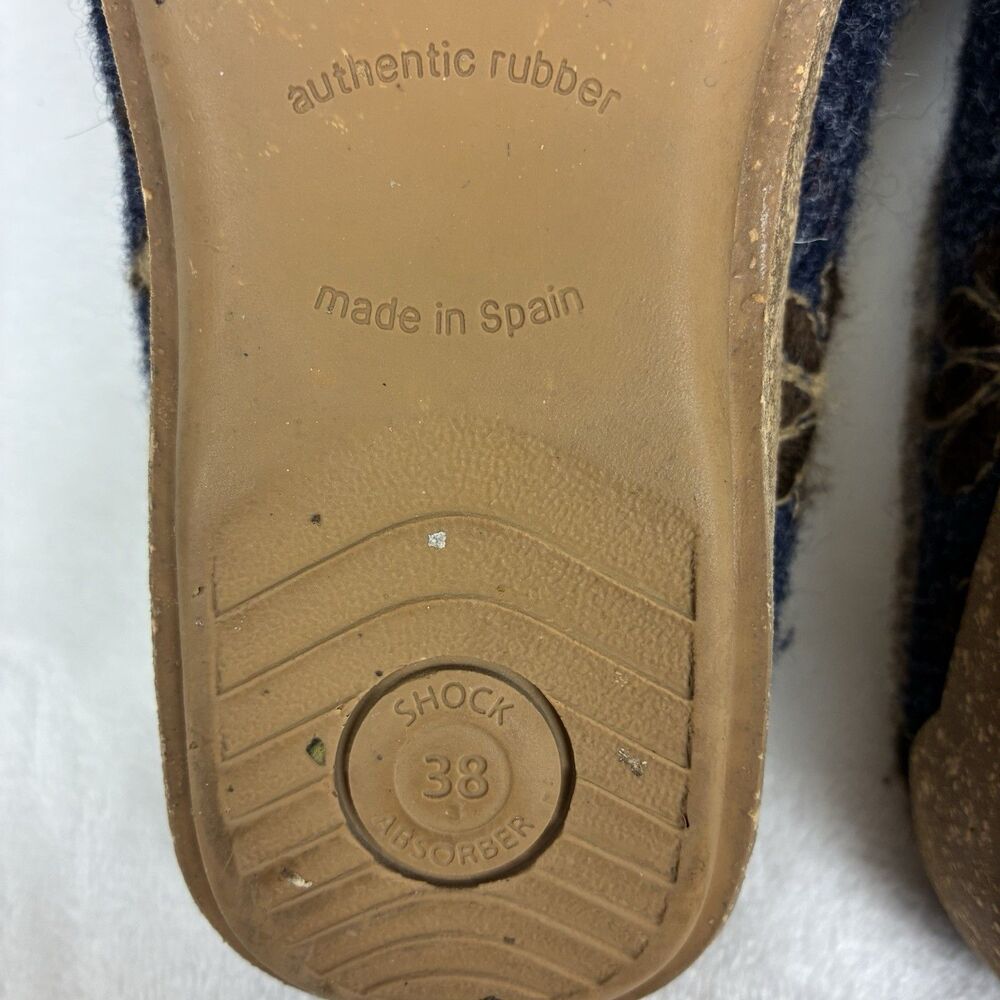 Taos Woolderness 2 Wool Clogs Women’s Size 38 US 7.5 Navy Floral Embroidered - Picture 11 of 13